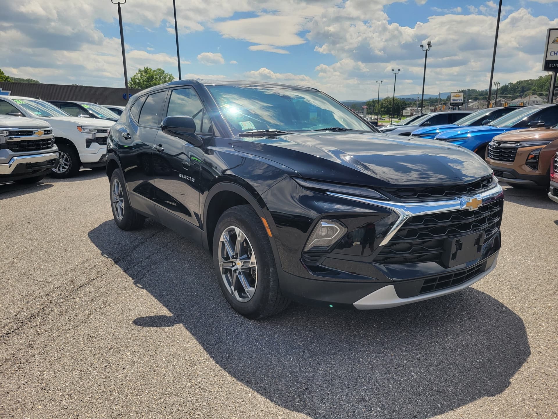 2023 Chevrolet Blazer LT — photo 1 of 7