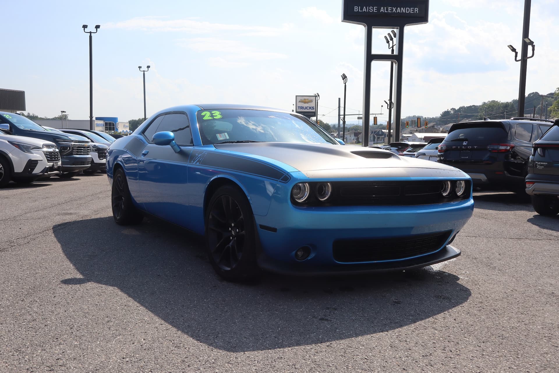 2023 Dodge Challenger R/T — photo 1 of 21