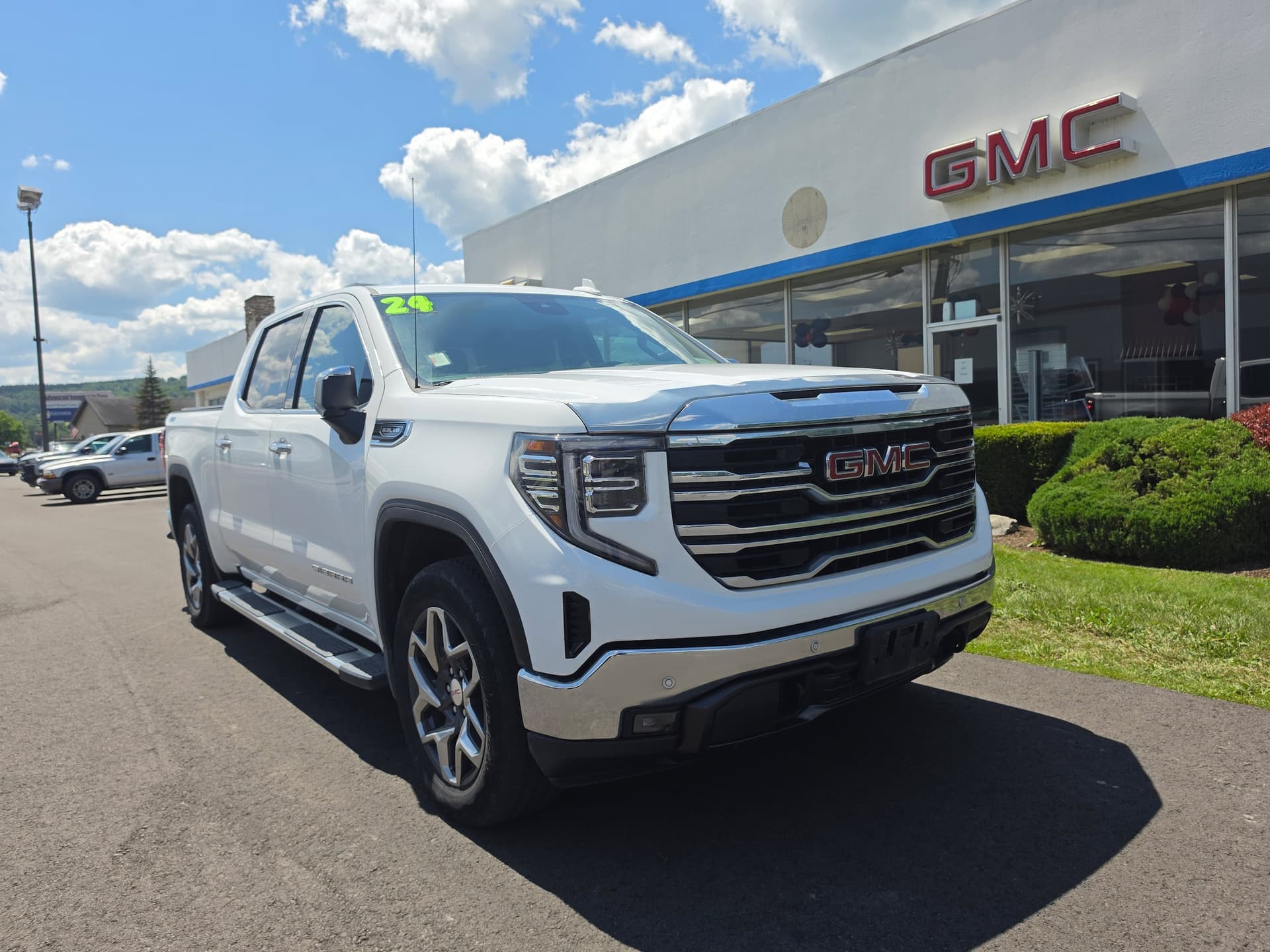 2024 GMC Sierra 1500 SLT — photo 1 of 35