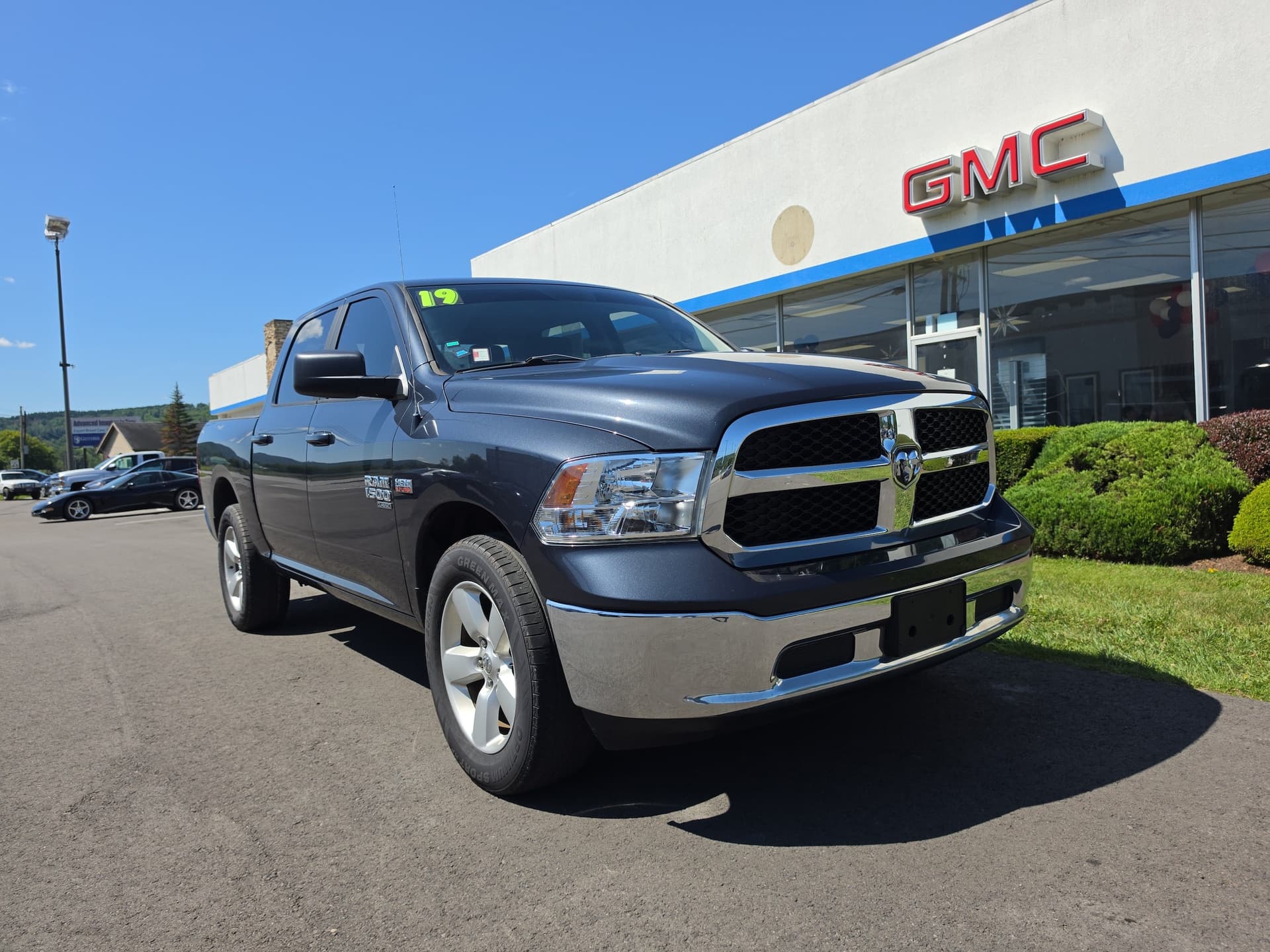 2019 RAM 1500 Classic Base — photo 1 of 33