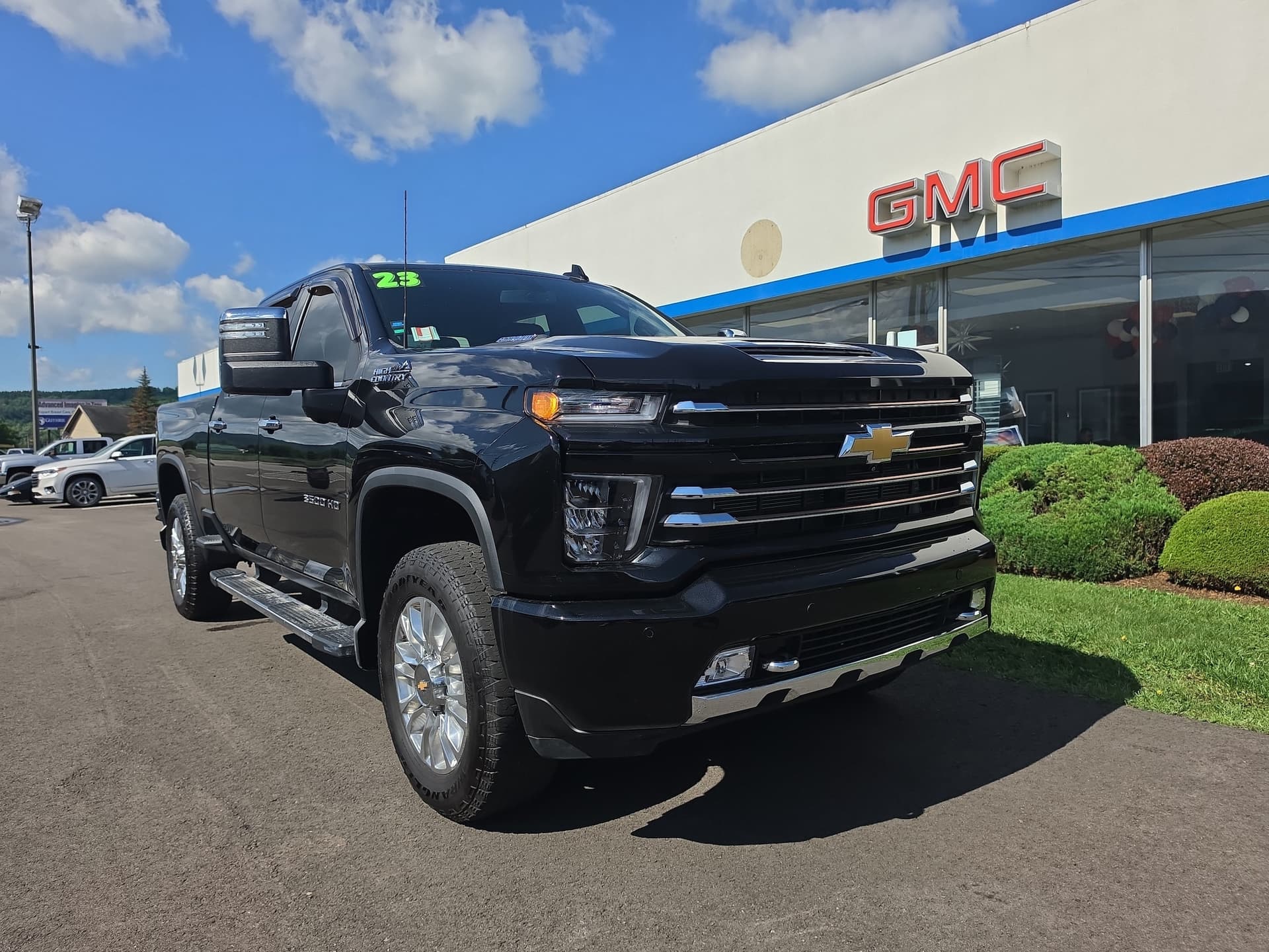 2023 Chevrolet Silverado 3500HD High Country — photo 1 of 38