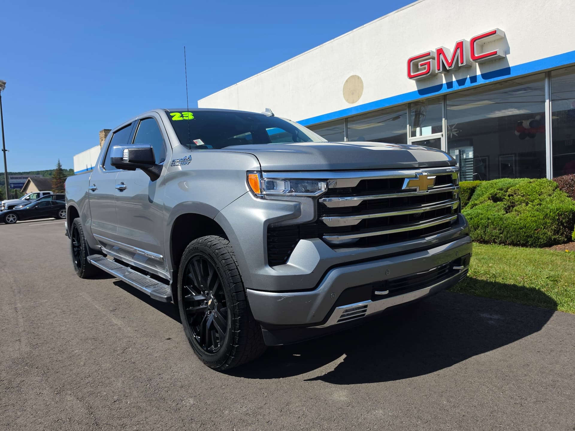 2023 Chevrolet Silverado 1500 High Country — photo 1 of 35