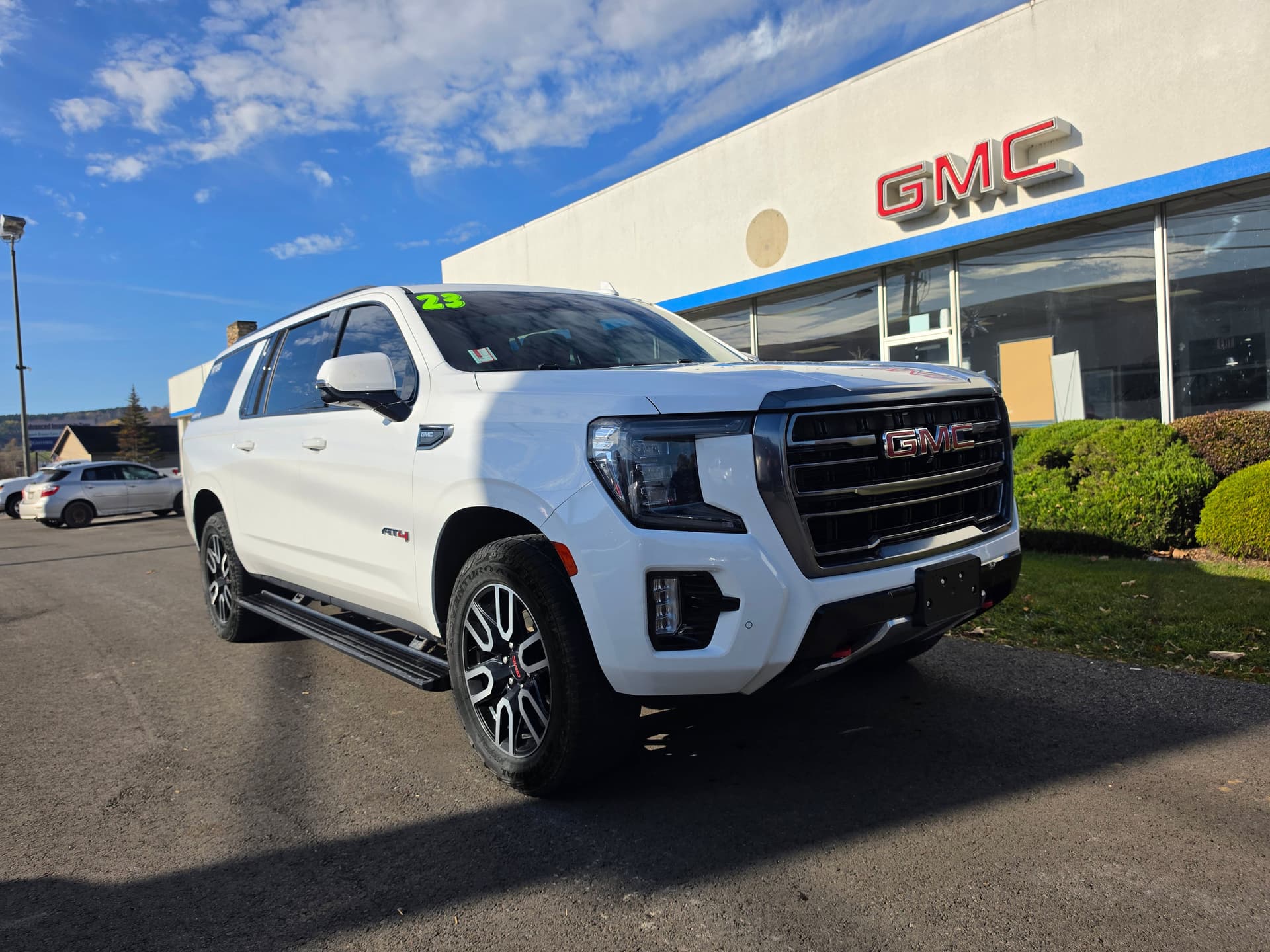 2023 GMC Yukon XL AT4 — photo 1 of 32
