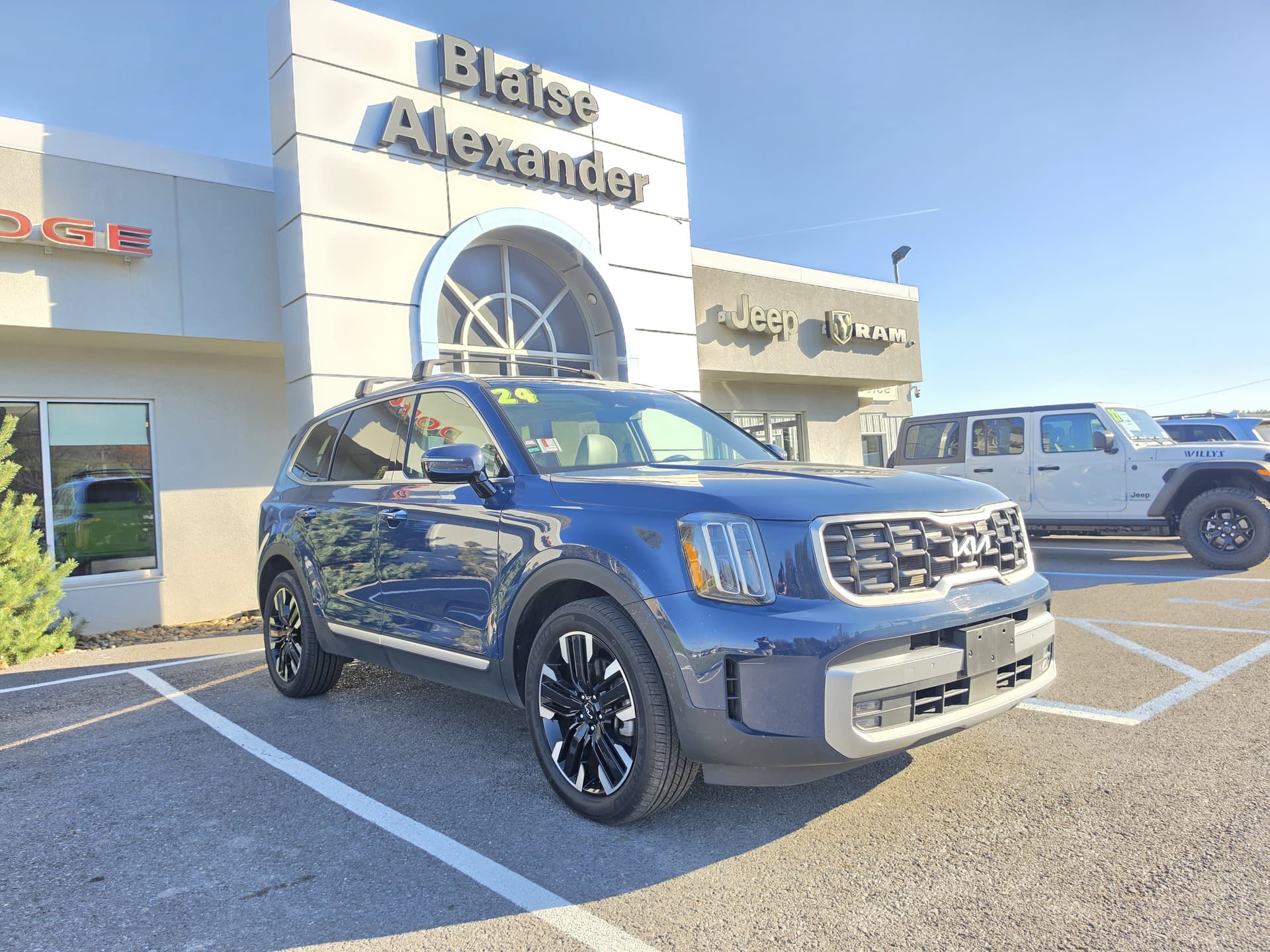2024 Kia Telluride SX Prestige — photo 1 of 5