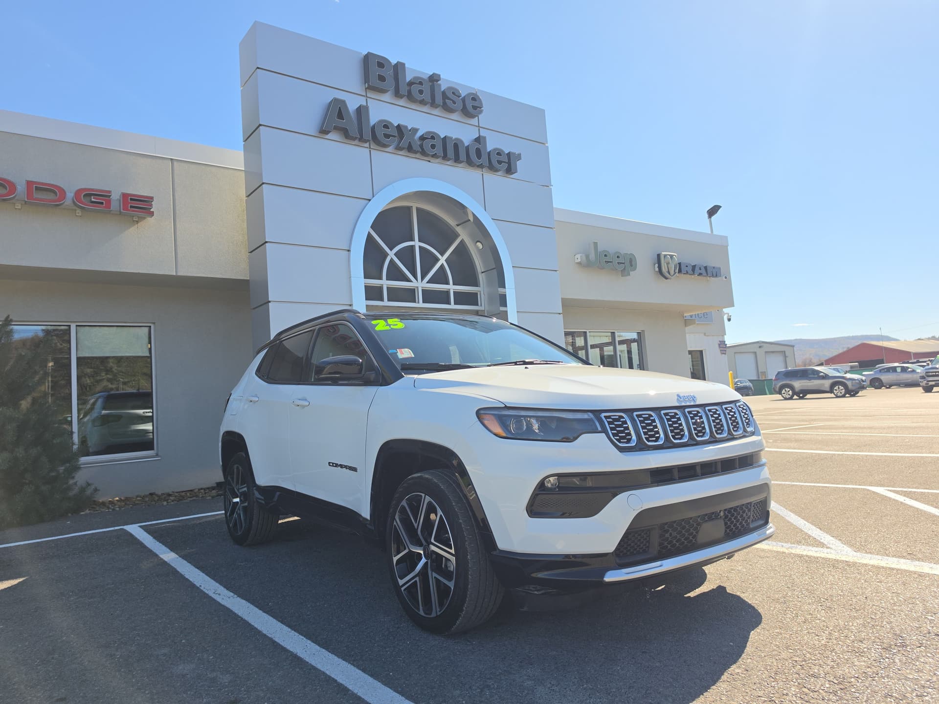 2025 Jeep Compass Limited — photo 1 of 37
