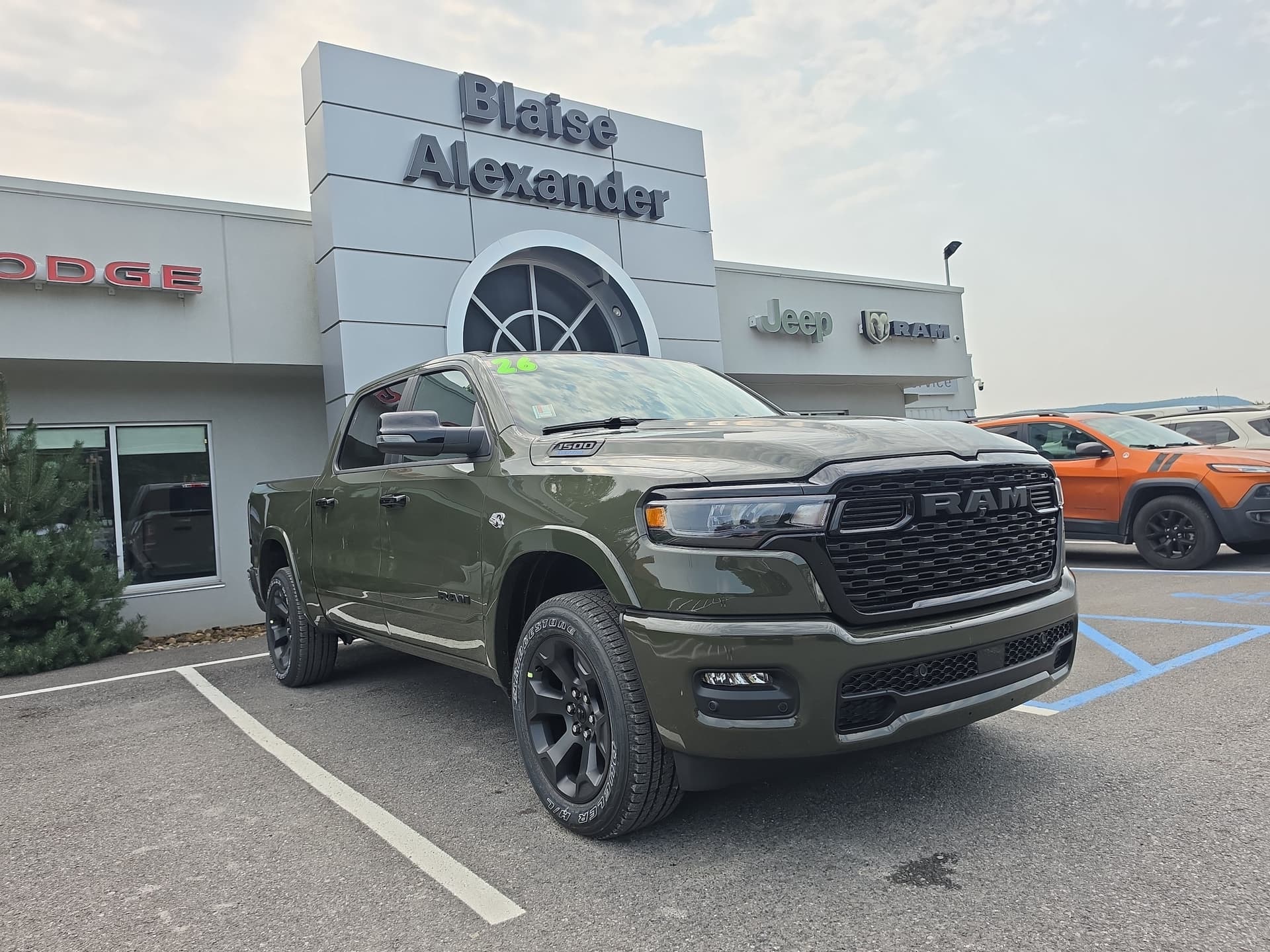 2026 RAM 1500 BIG HORN CREW CAB 4X4 5'7 BOX — photo 1 of 44
