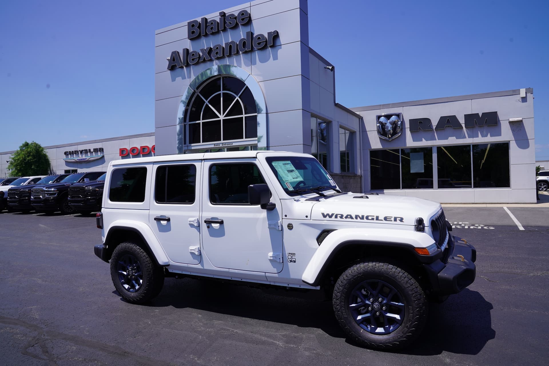 2026 Jeep Wrangler 4-DOOR 85TH ANNIVERSARY EDITION — photo 1 of 41