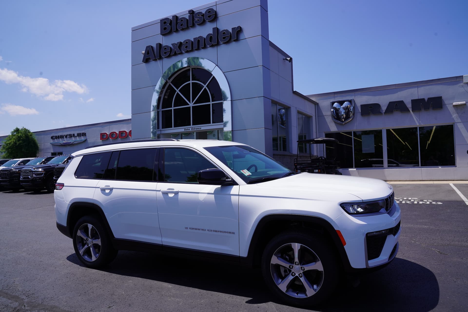 2026 Jeep Grand Cherokee L LIMITED 4X4 — photo 1 of 45