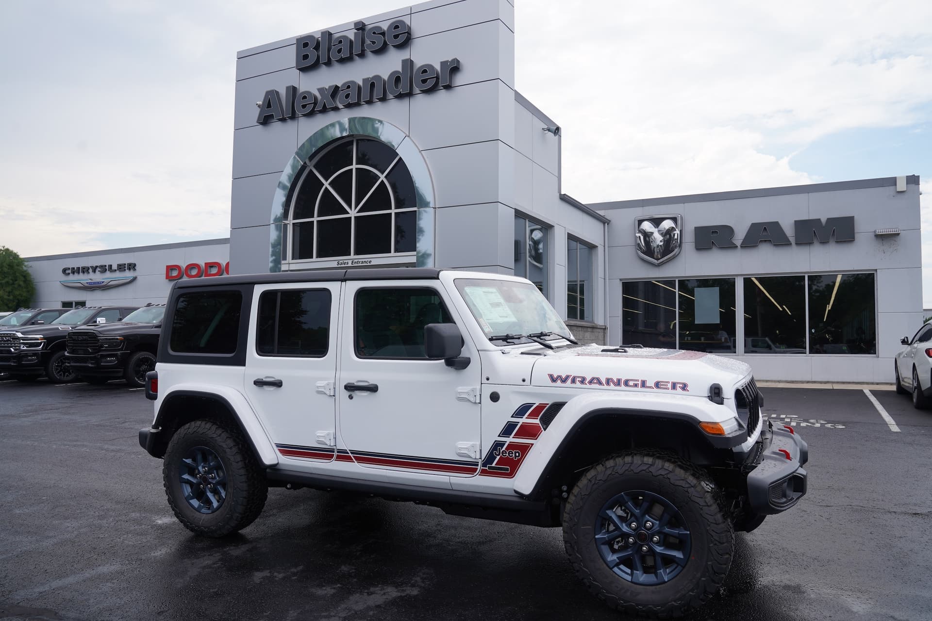 2026 Jeep Wrangler 4-DOOR WILLYS '41 — photo 1 of 43