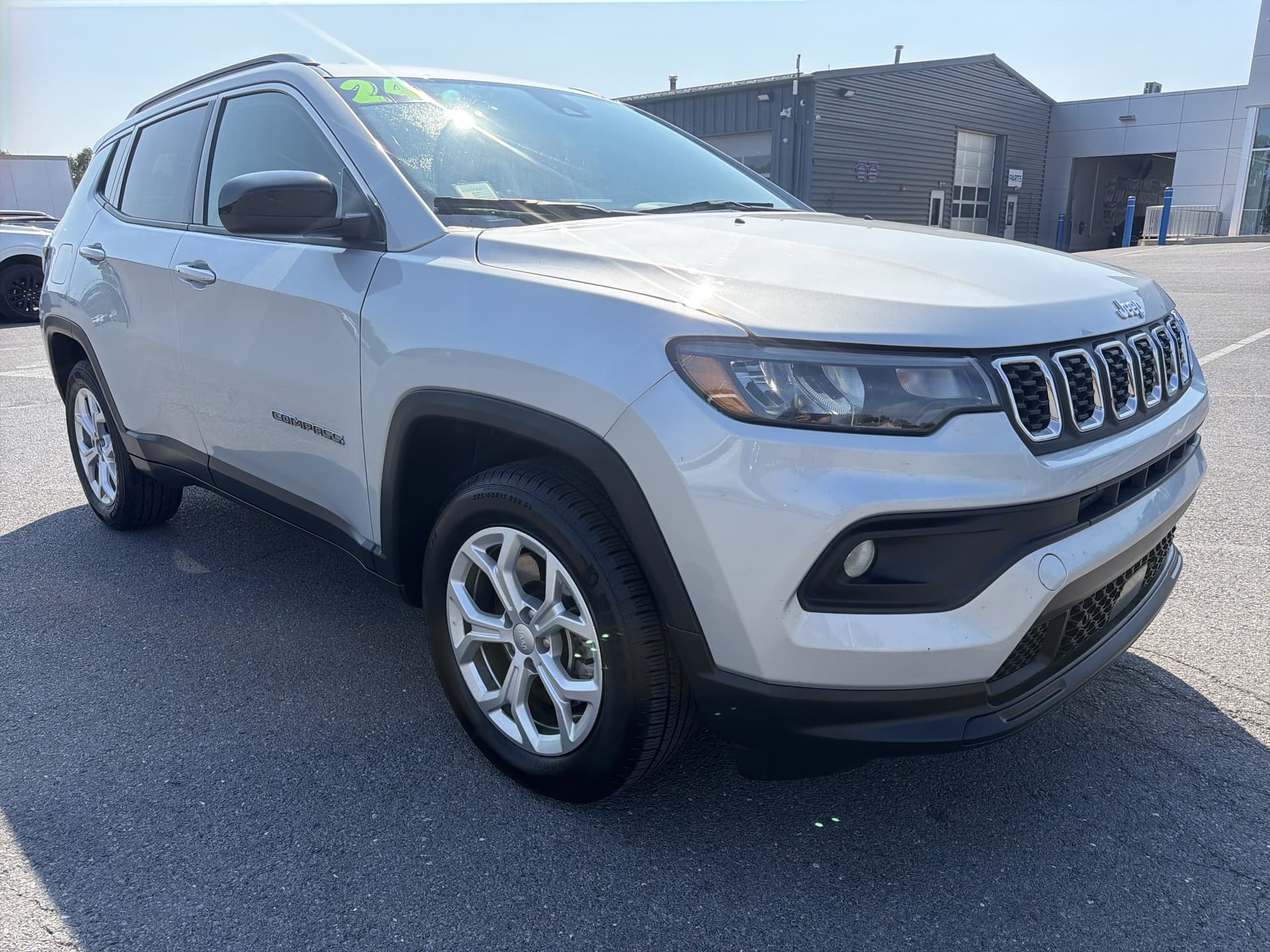 2024 Jeep Compass Latitude — photo 1 of 31