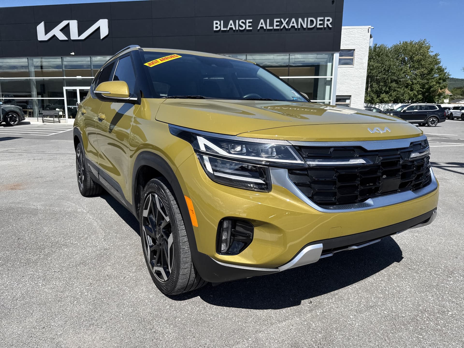 2024 Kia Seltos SX — photo 1 of 17