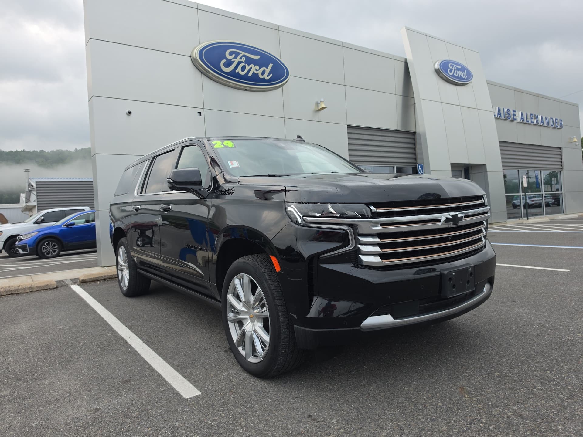 2024 Chevrolet Suburban High Country — photo 1 of 38