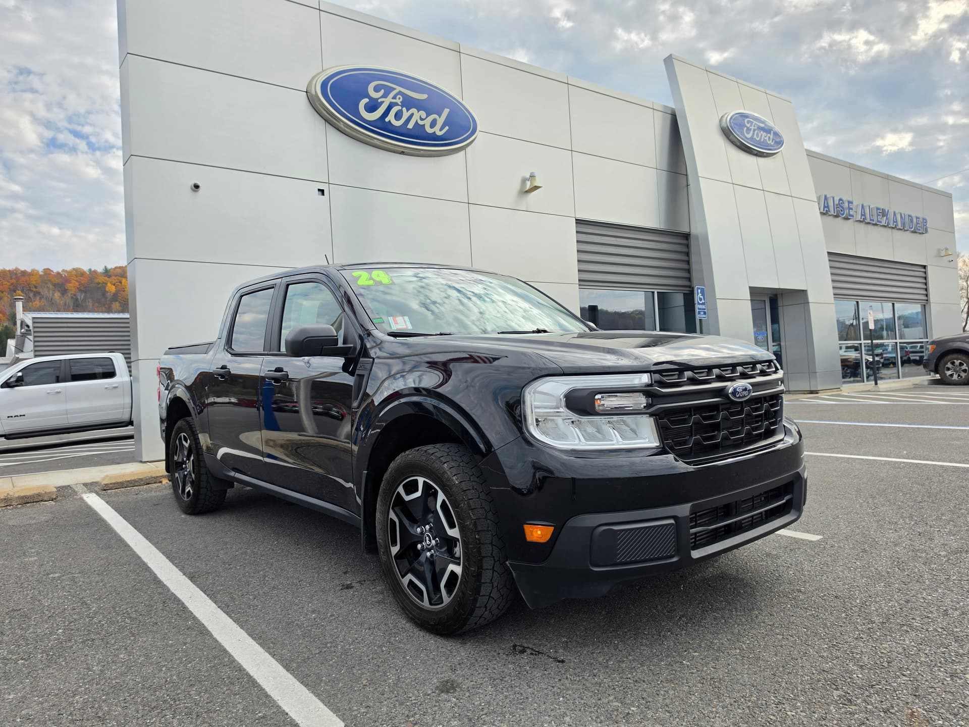 2024 Ford Maverick XL — photo 1 of 35