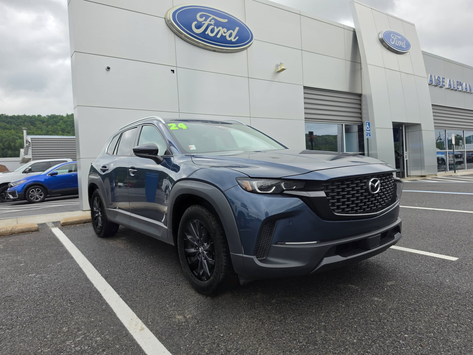 2024 Mazda CX-50 2.5 S Preferred Package — photo 1 of 33