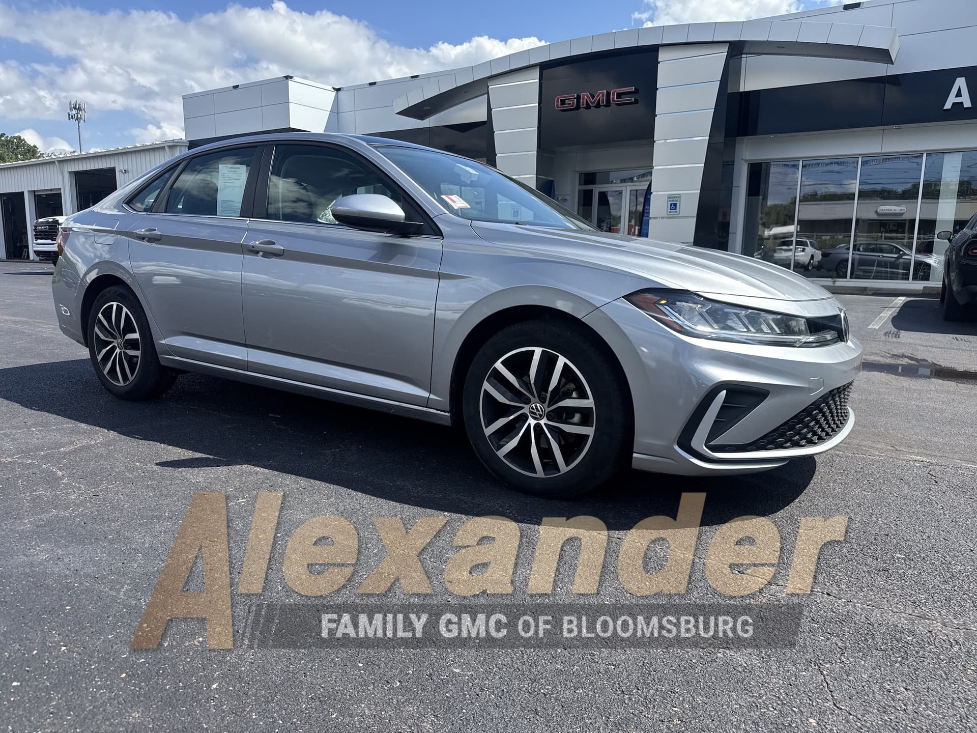 2025 Volkswagen Jetta SE — photo 1 of 29