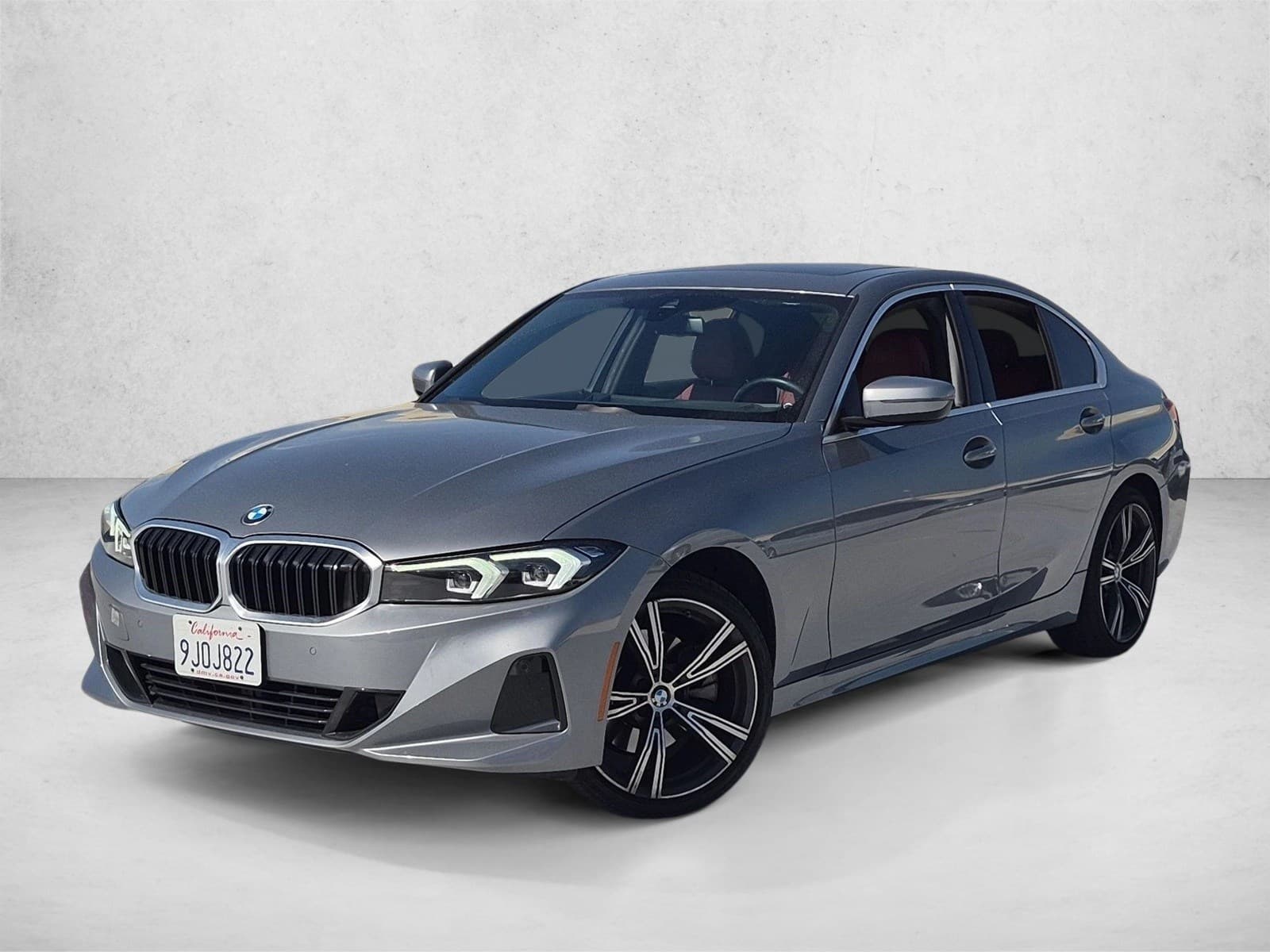 2024 BMW 3 Series 330i — photo 1 of 15