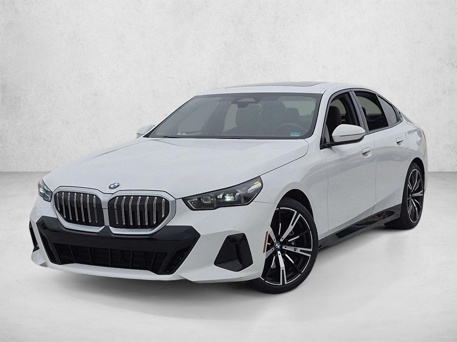 2024 BMW 5 Series 530i — photo 1 of 15