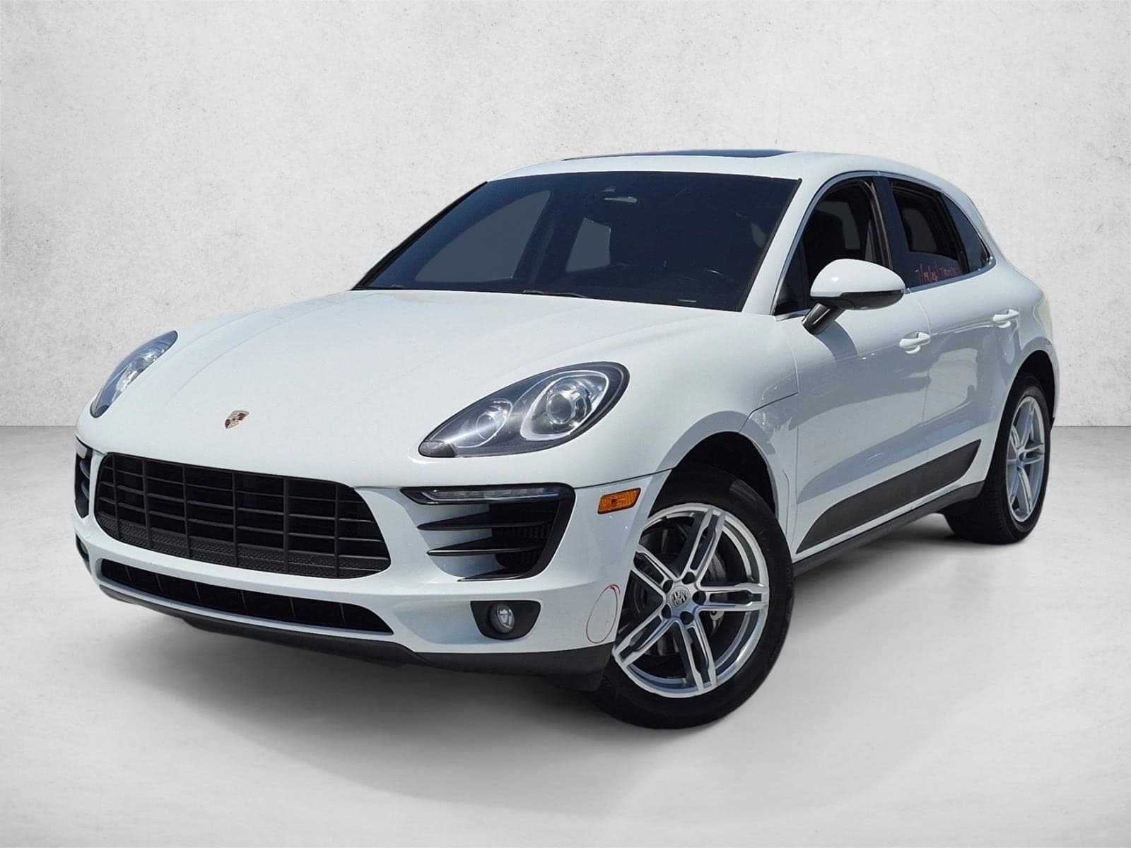 2017 Porsche Macan S — photo 1 of 15