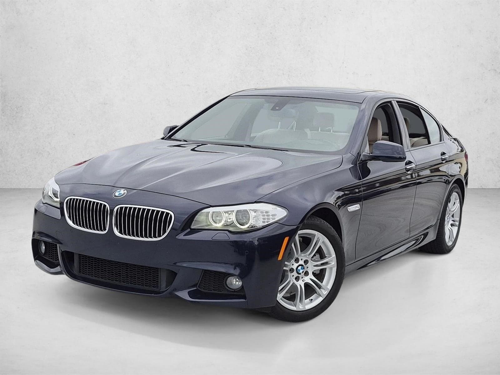 2013 BMW 5 Series 528i — photo 1 of 15