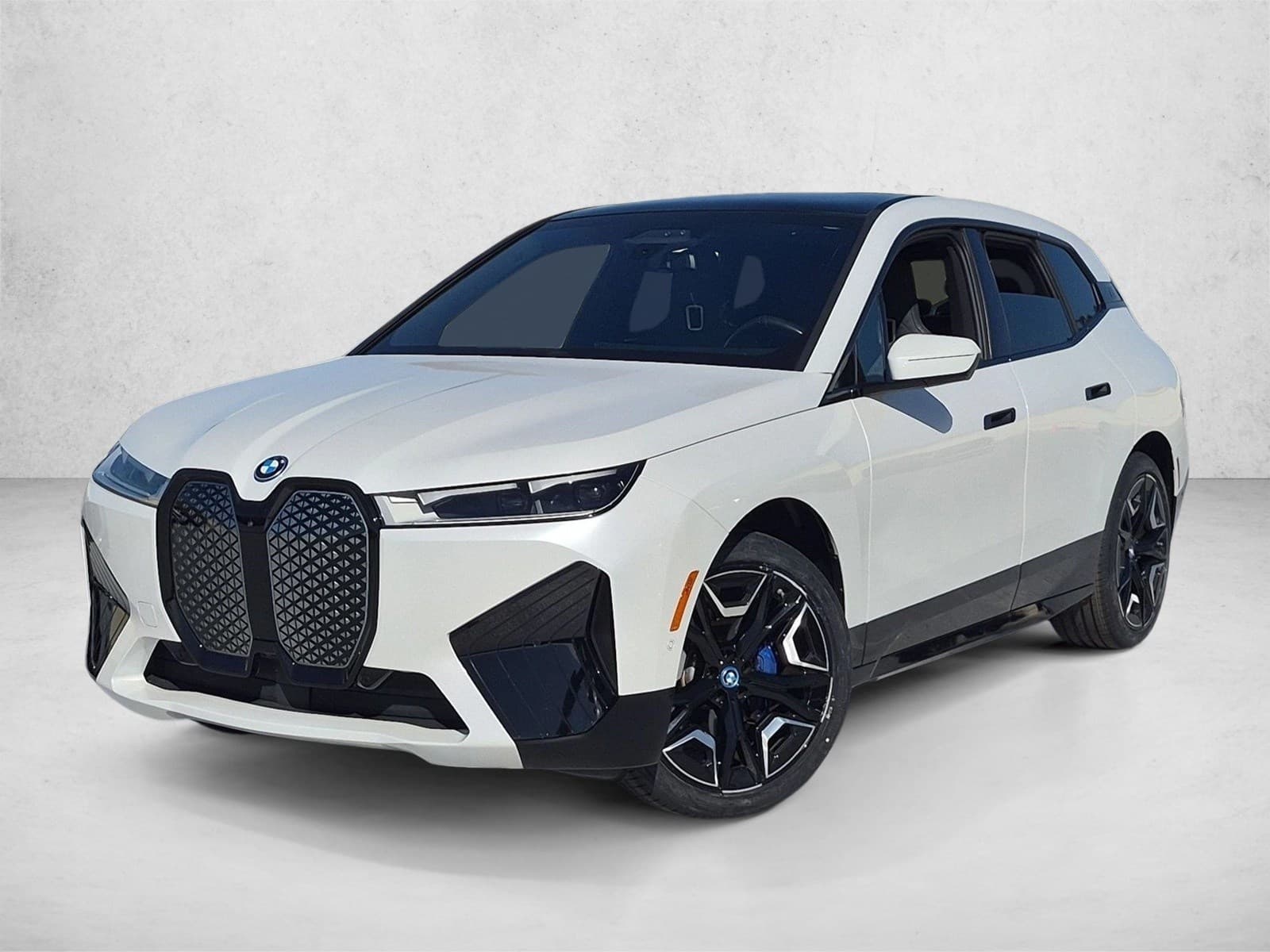 2024 BMW iX xDrive50 — photo 1 of 15