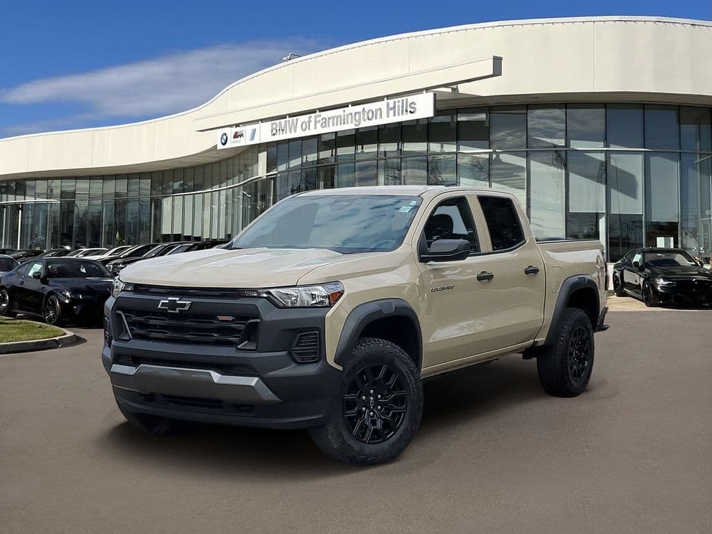 2024 Chevrolet Colorado Trail Boss — photo 1 of 32