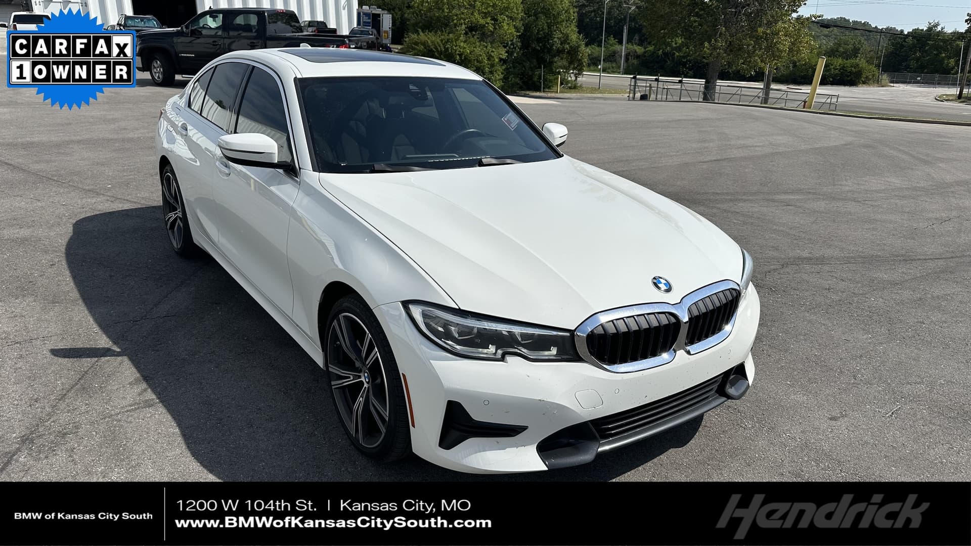 2022 BMW 3 Series 330i xDrive — photo 1 of 35