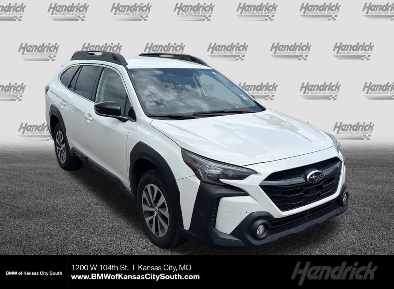 2024 Subaru Outback Premium — photo 1 of 32