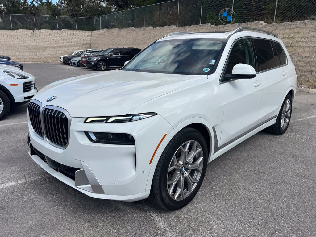 2024 BMW X7 xDrive40i — photo 1 of 6