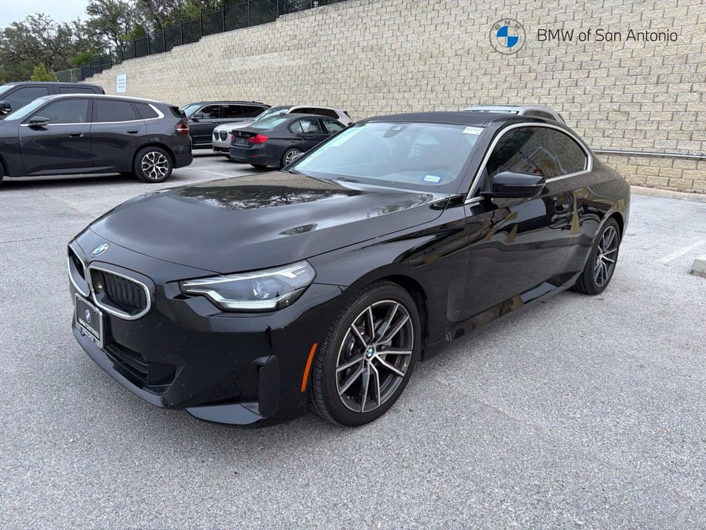 2022 BMW 2 Series 230i — photo 1 of 5