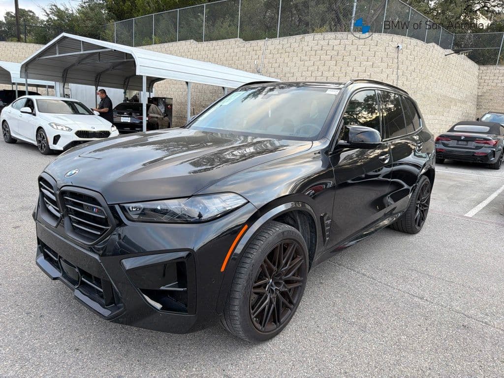 2025 BMW X5 M Competition — photo 1 of 5