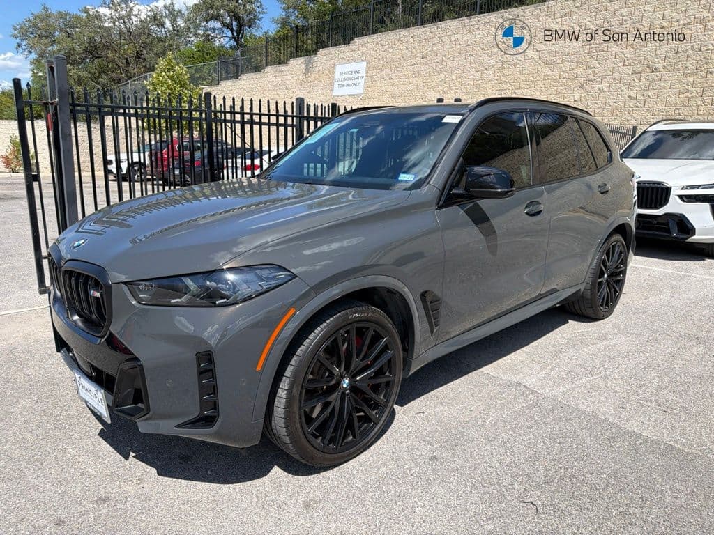 2025 BMW X5 M60i — photo 1 of 5