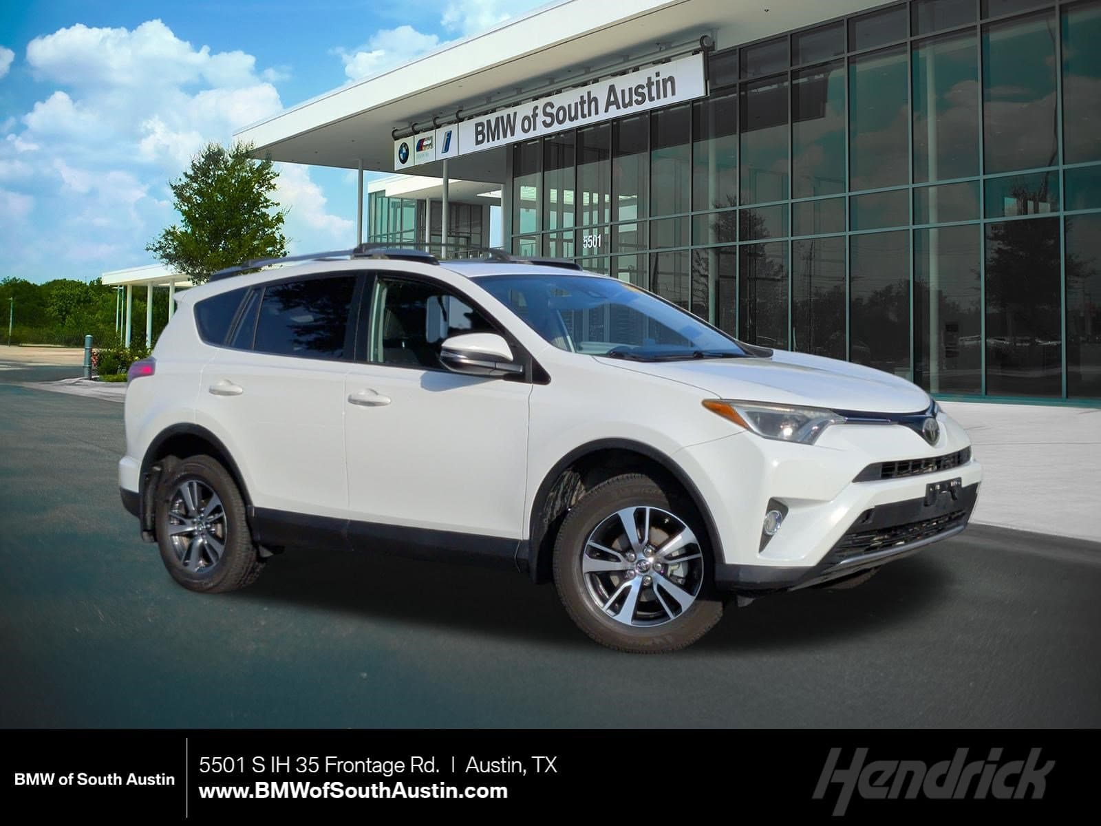 2018 Toyota RAV4 XLE — photo 1 of 33