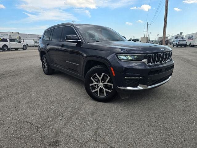 2023 Jeep Grand Cherokee L Limited — photo 1 of 35