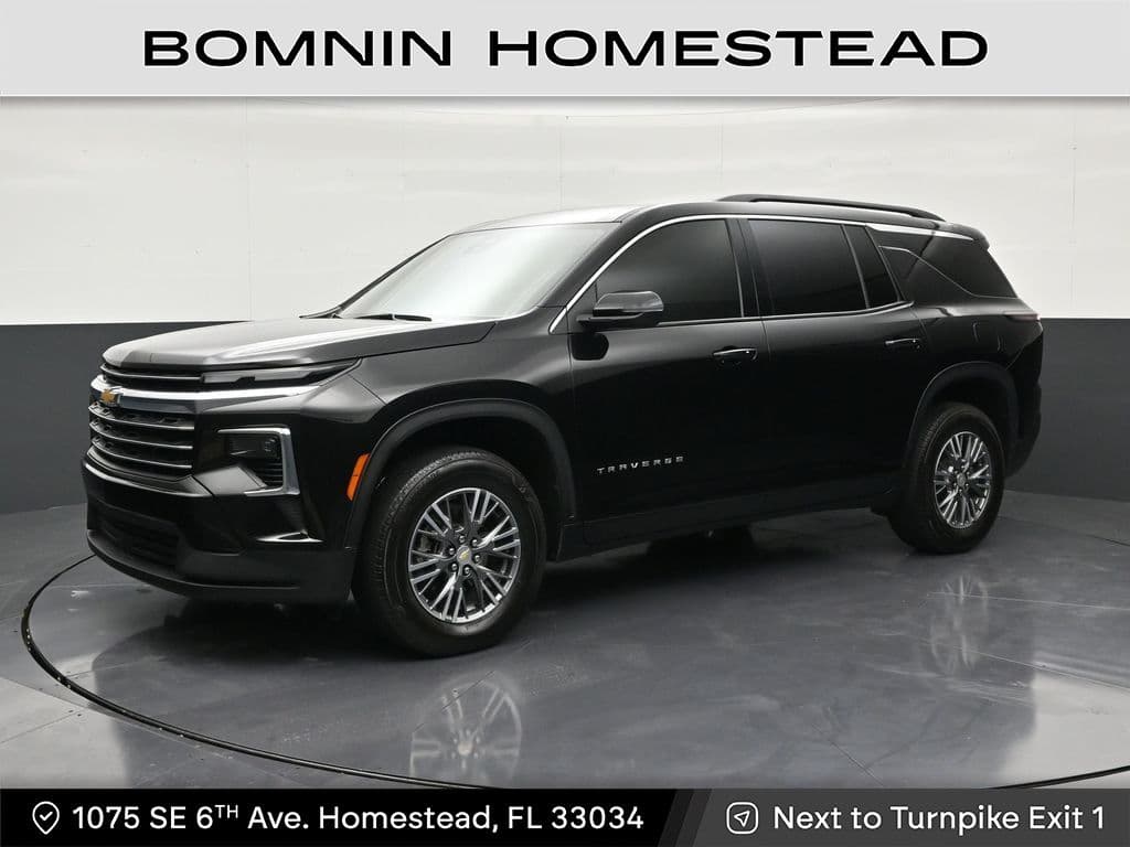 2025 Chevrolet Traverse LT — photo 1 of 27