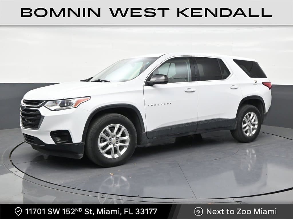 2021 Chevrolet Traverse LS — photo 1 of 30