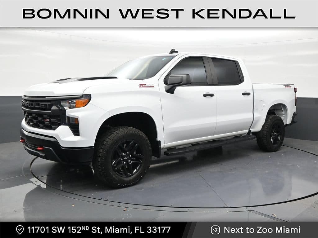 2024 Chevrolet Silverado 1500 Custom Trail Boss — photo 1 of 33