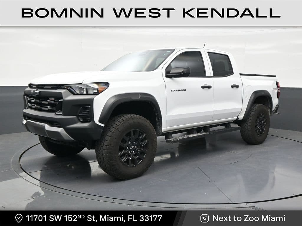 2024 Chevrolet Colorado Trail Boss — photo 1 of 33