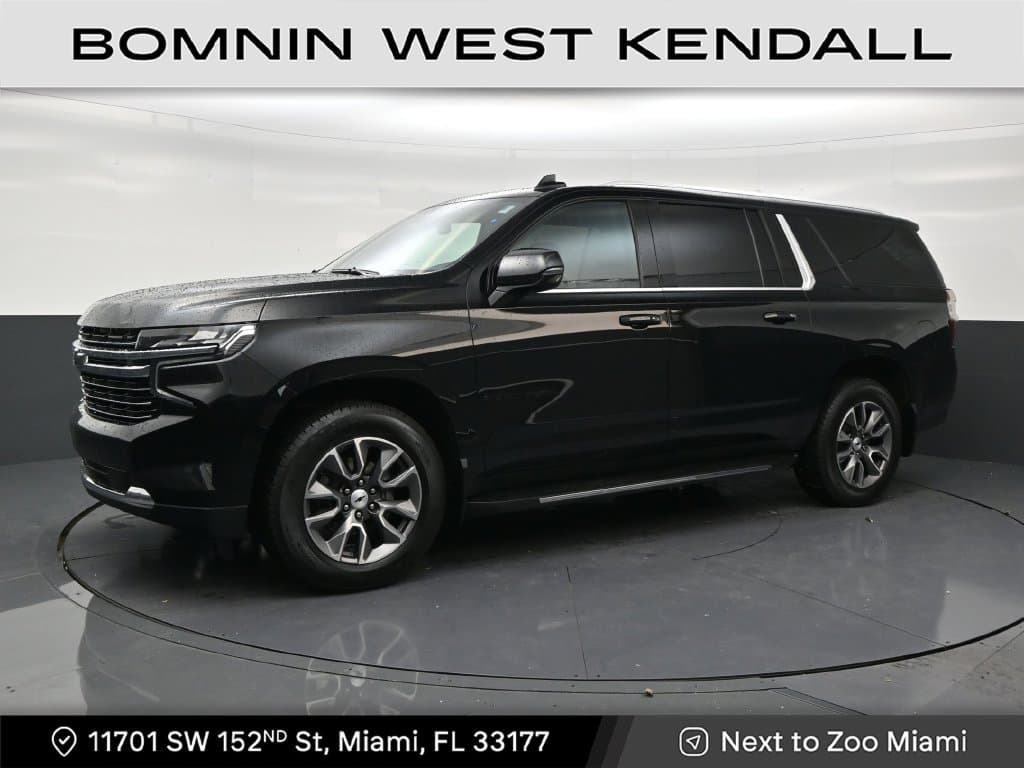 2023 Chevrolet Suburban LT — photo 1 of 33