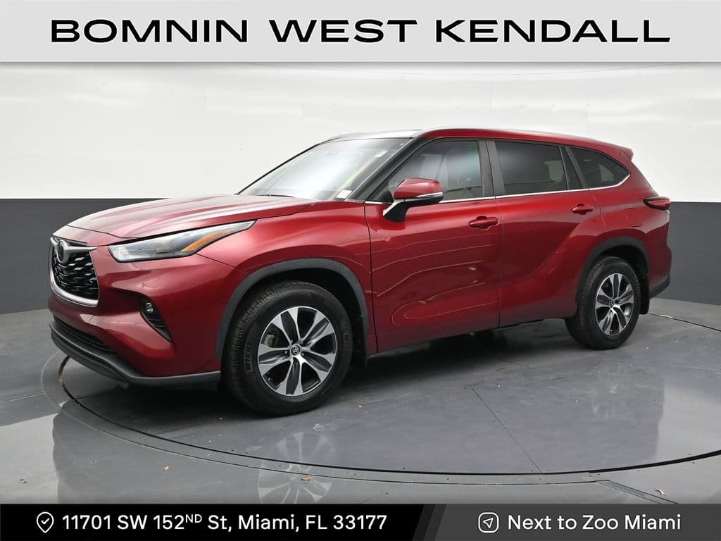 2023 Toyota Highlander XLE — photo 1 of 33
