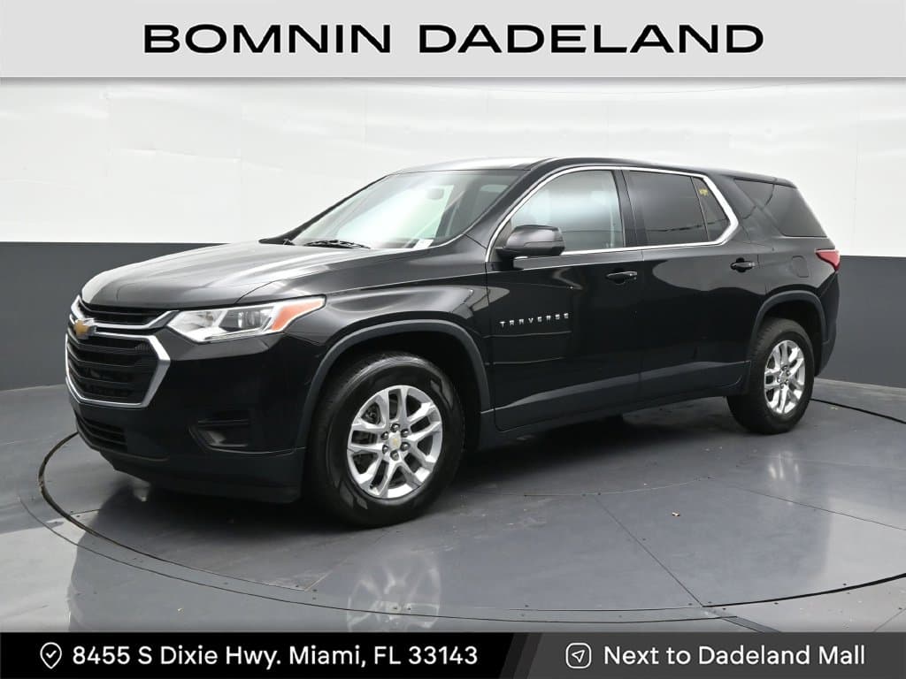 2021 Chevrolet Traverse LS — photo 1 of 36
