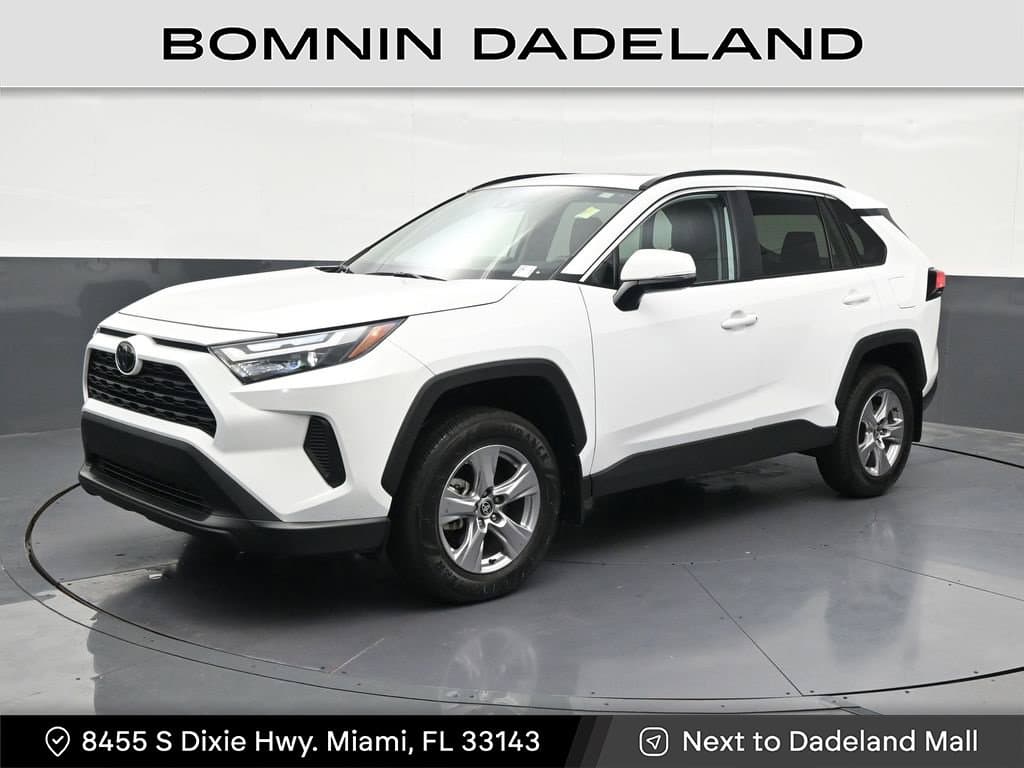 2025 Toyota RAV4 XLE — photo 1 of 36