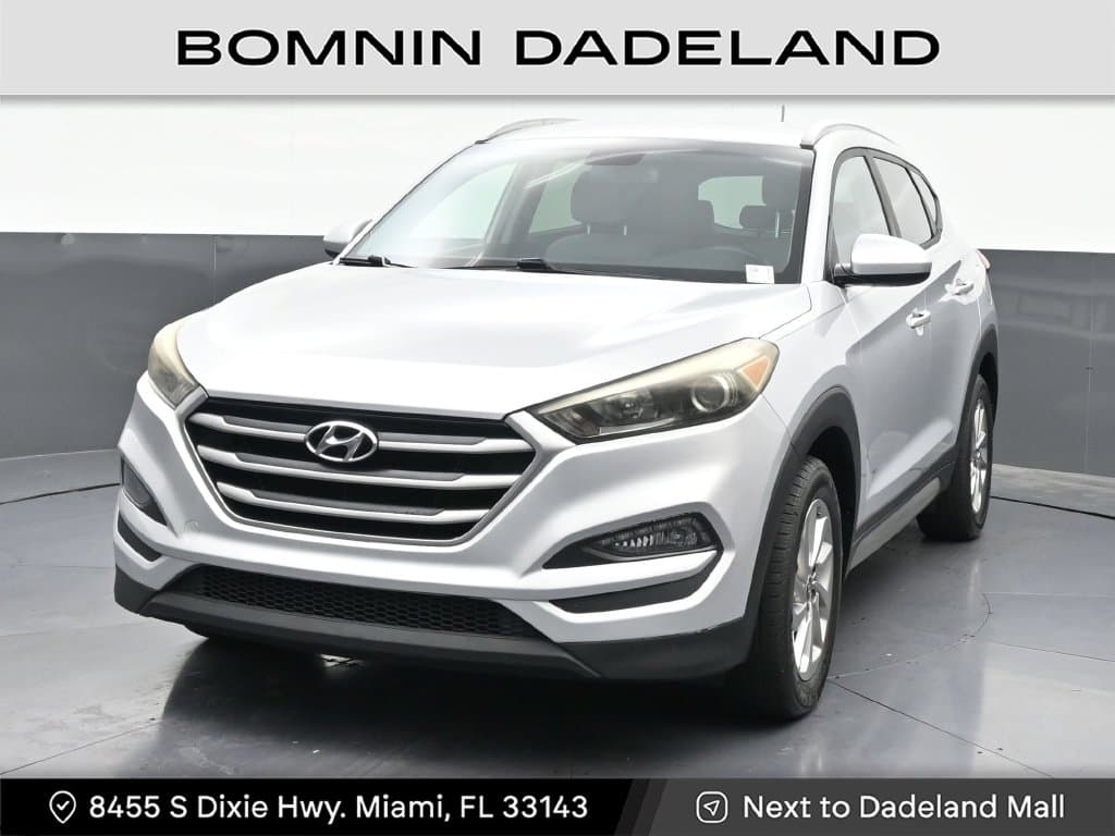 2017 Hyundai Tucson SE — photo 1 of 38