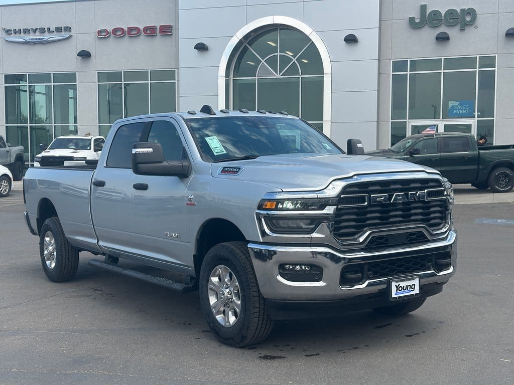 2026 RAM 3500 BIG HORN CREW CAB 4X4 8' BOX — photo 1 of 41