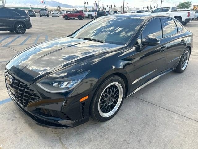 2020 Hyundai Sonata SEL Plus — photo 1 of 12