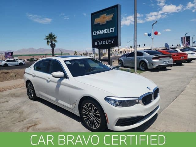 2019 BMW 530e iPerformance — photo 1 of 51