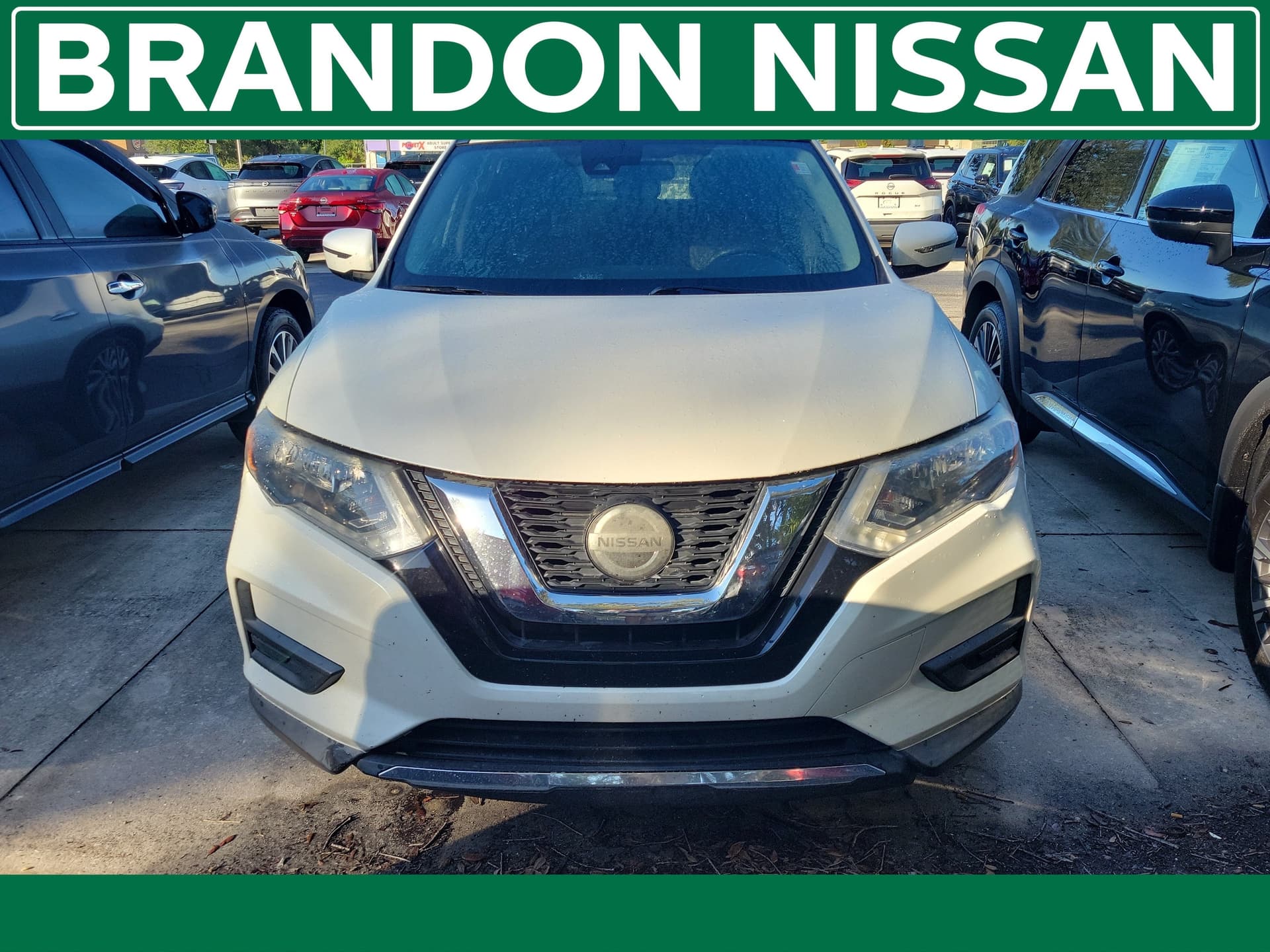 2019 Nissan Rogue SV — photo 1 of 7