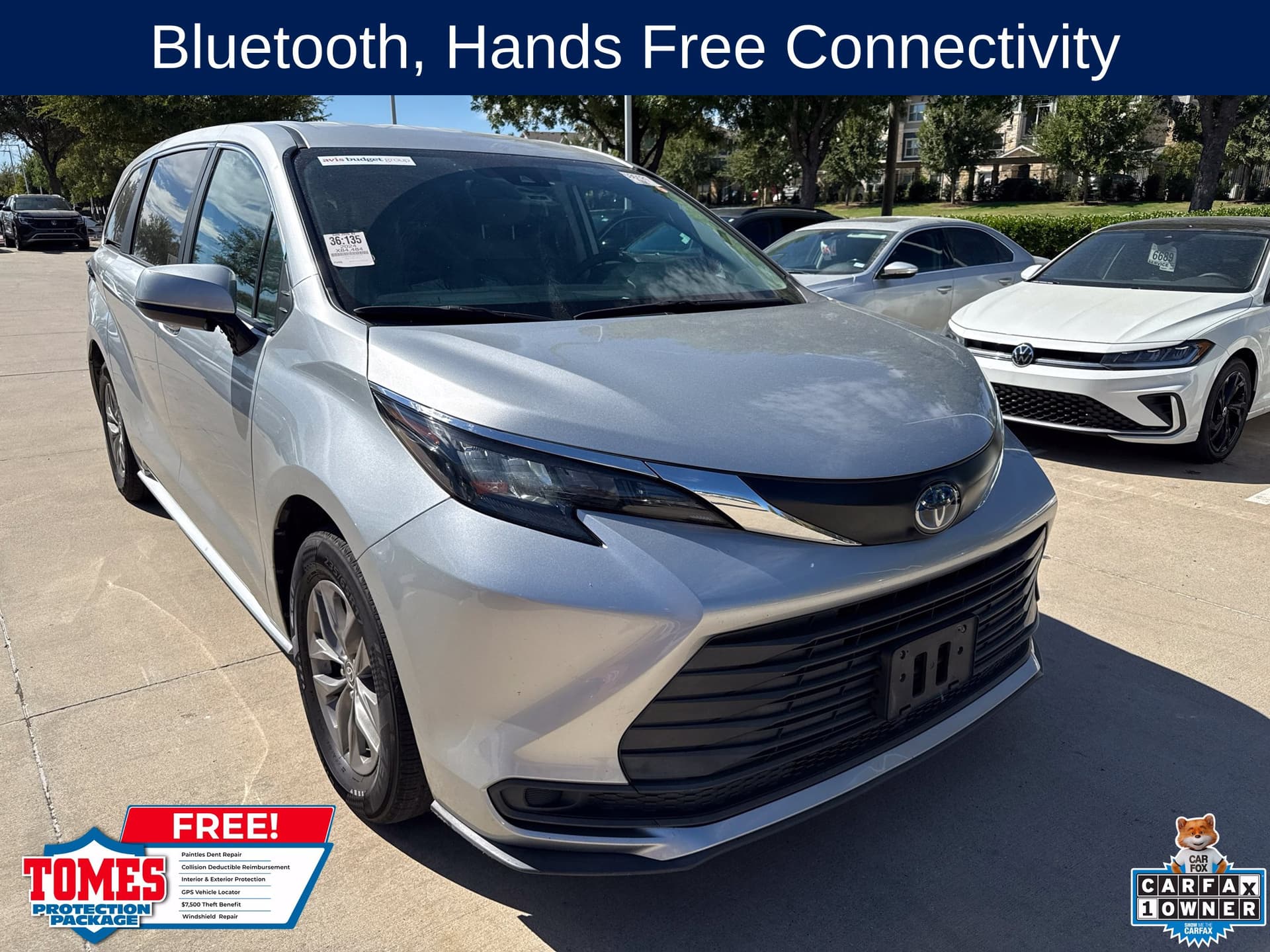 2024 Toyota Sienna LE — photo 1 of 11