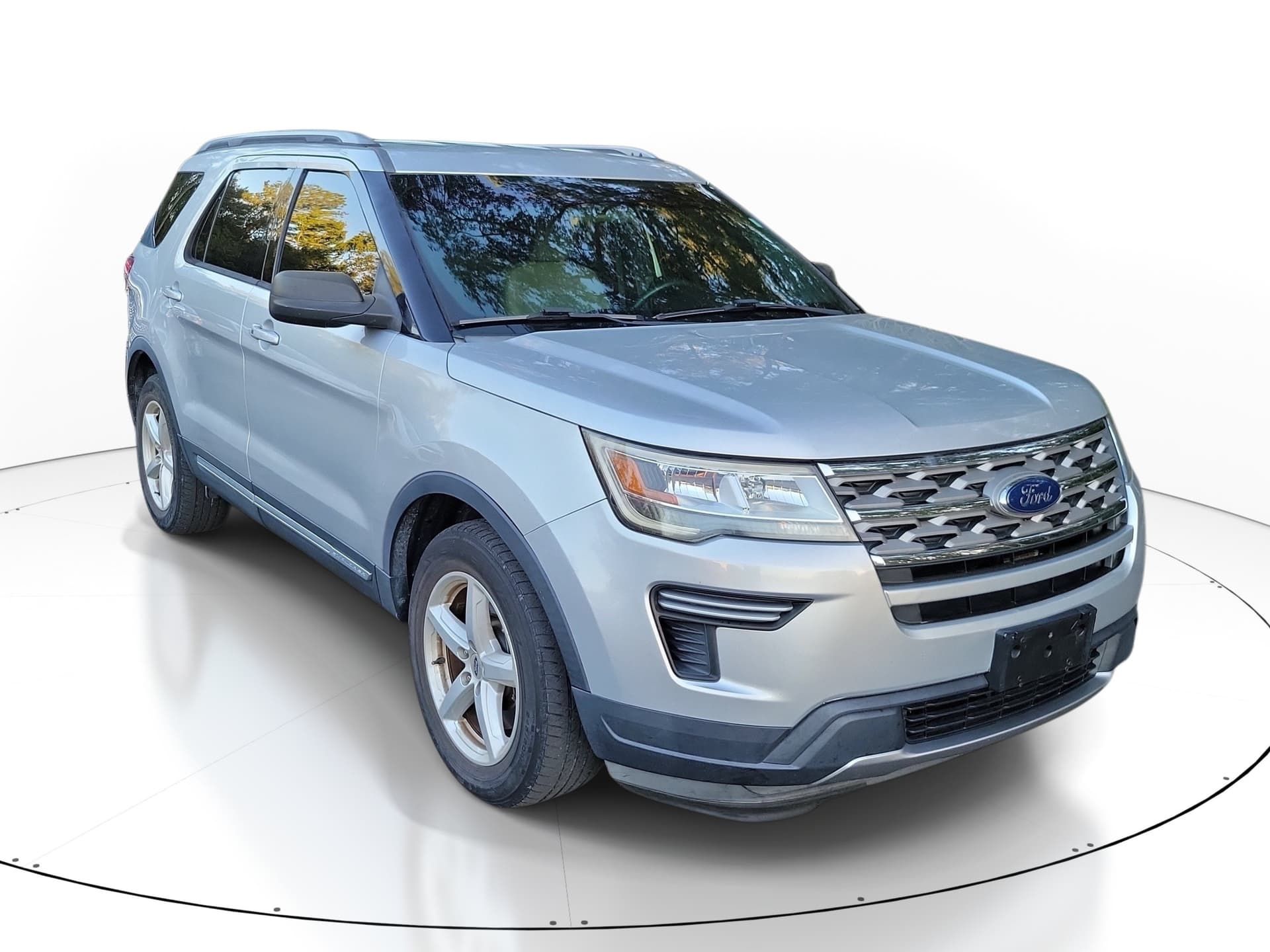 2018 Ford Explorer XLT — photo 1 of 10