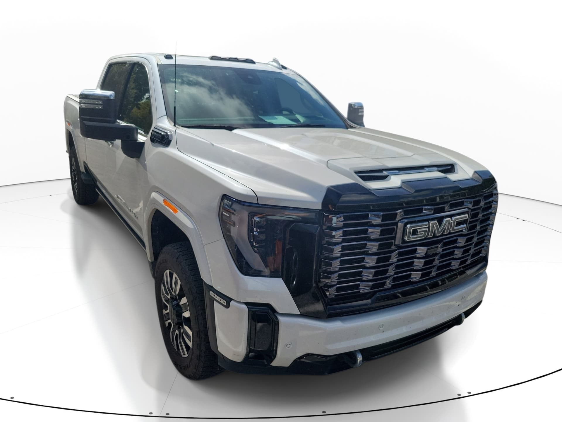 2025 GMC Sierra 2500HD Denali Ultimate — photo 1 of 10