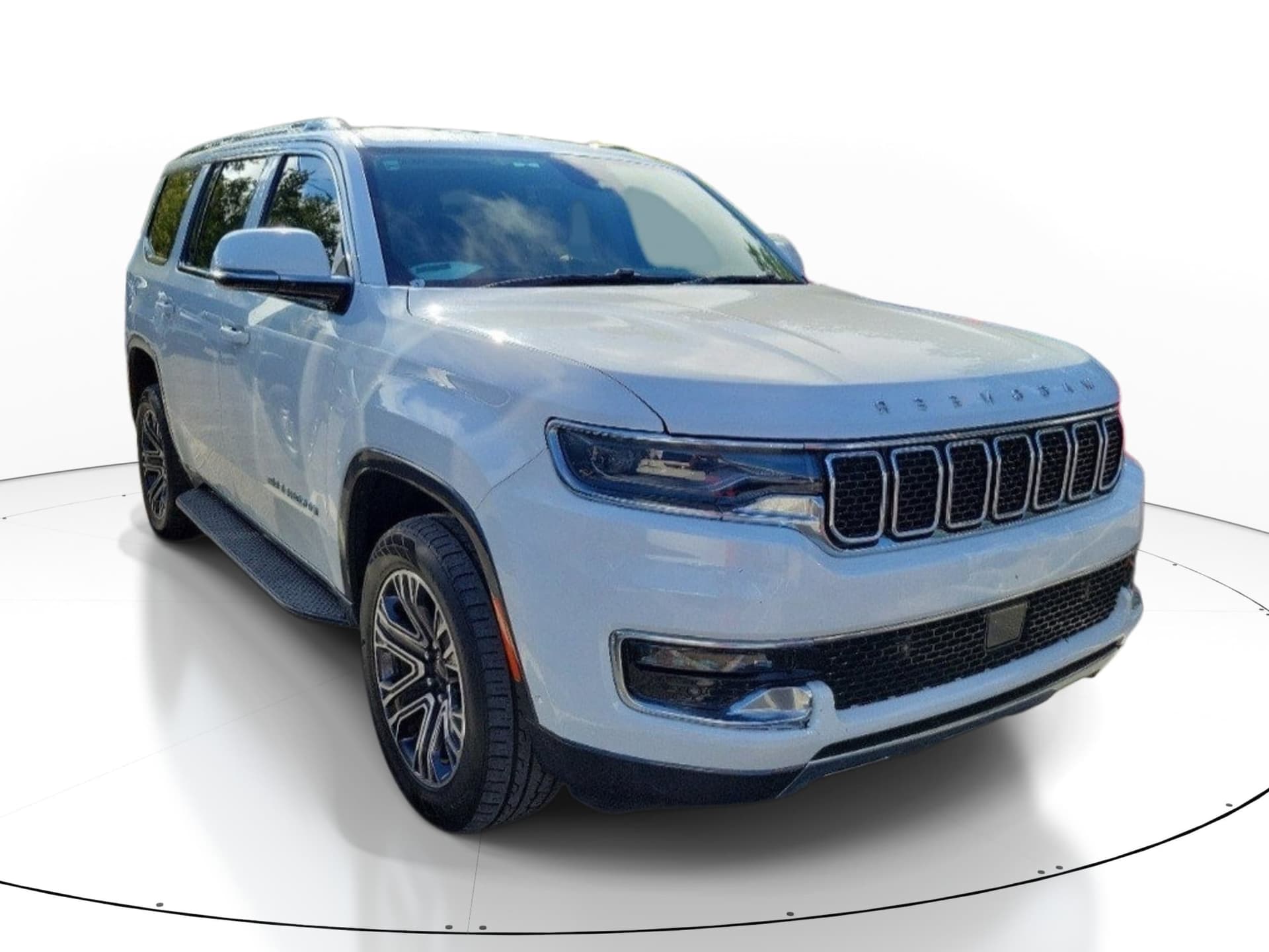 2022 Jeep Wagoneer Series III — photo 1 of 10